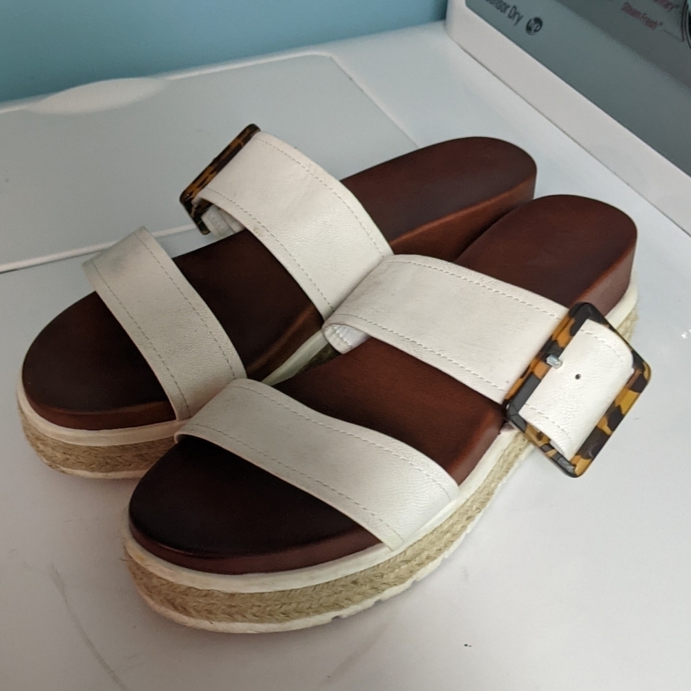 MIA White Leather Strap Platform Sandals with Tortoise Buckle Accent Size 10